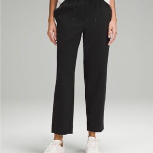 Lululemon tapered-leg mid-rise pant 7/8 length